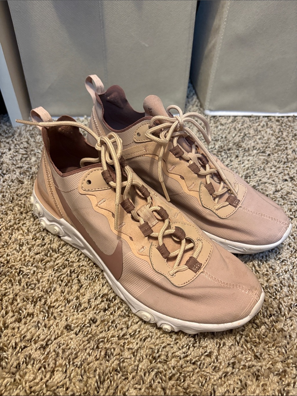 Women’s Nike react